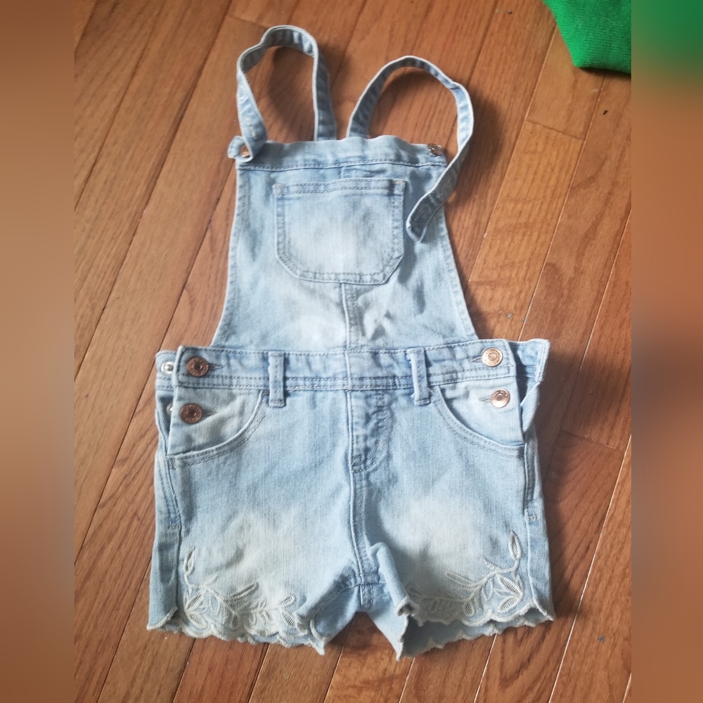 Overall shorts